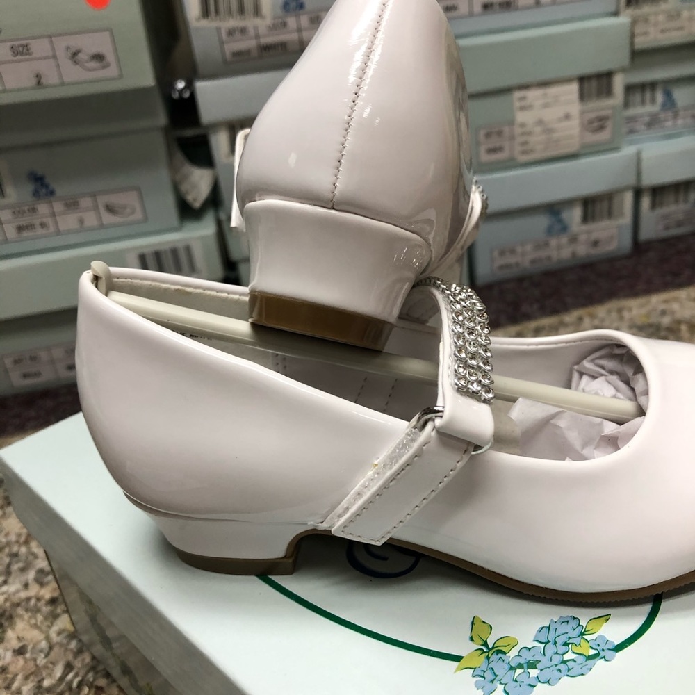 “Mia” Girls White Patent Leather Dress Shoe